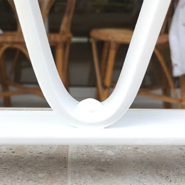 Parte de una barandilla de un balcón de una terraza.